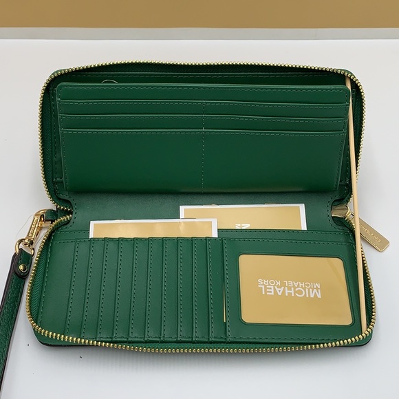 MICHAEL KORS LARGE TRAVEL CONTINENTAL WRISTLET WALLET FERN GREEN COLOR PHONECASE - Picture 2 of 16